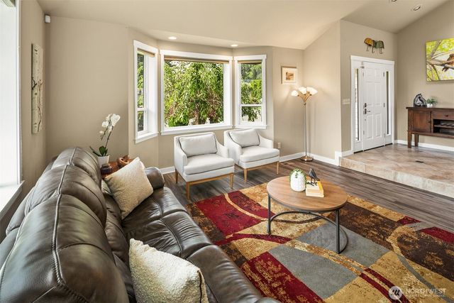 21118 SE 137th Place, Issaquah, WA 98027