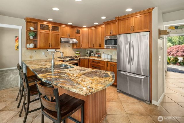 21118 SE 137th Place, Issaquah, WA 98027
