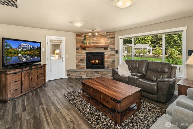 21118 SE 137th Place, Issaquah, WA 98027