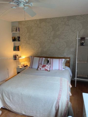 210 Sea View Dr 312, Key Biscayne, FL 33149