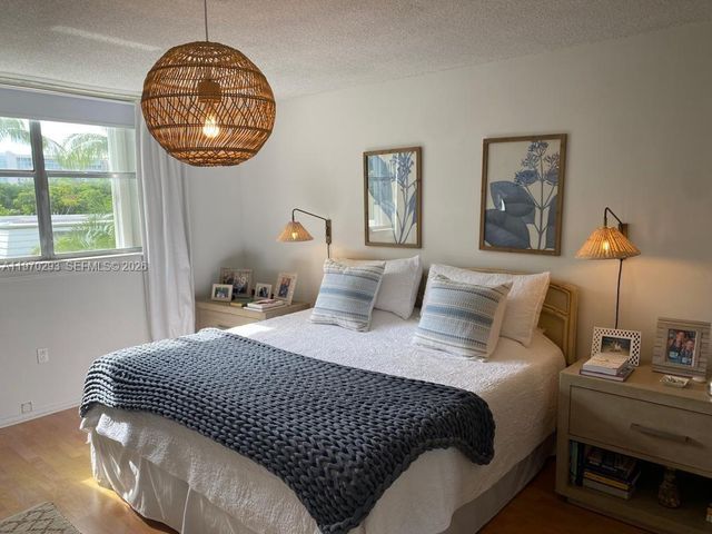 210 Sea View Dr 312, Key Biscayne, FL 33149