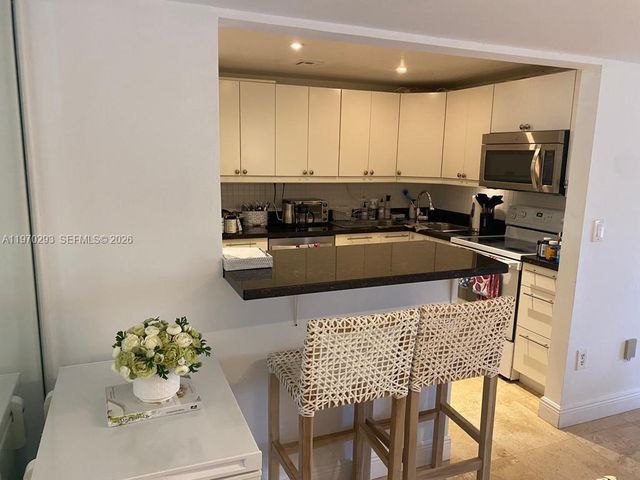 210 Sea View Dr 312, Key Biscayne, FL 33149