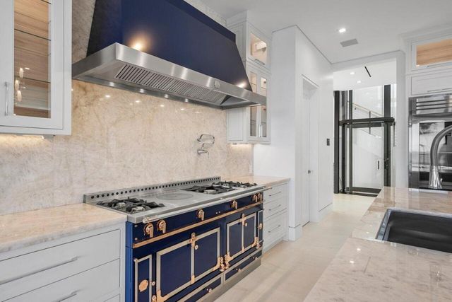 3016 SE Dune Drive, Stuart, FL 34996