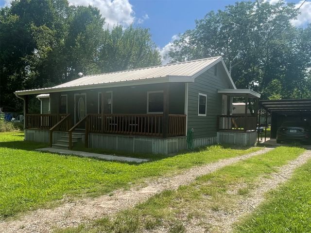 3014 CR 16300 Road, Deport, TX 75435