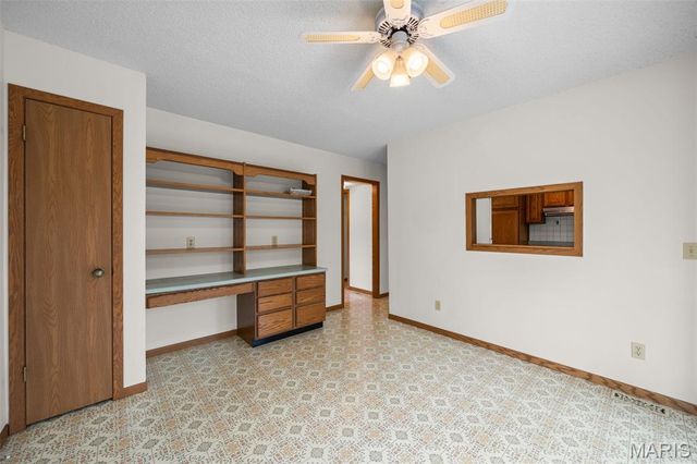 5171 Waters Edge Drive, Hillsboro, MO 63050