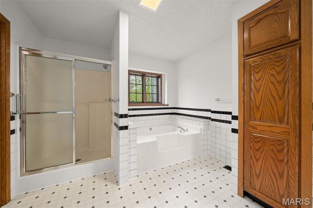 5171 Waters Edge Drive, Hillsboro, MO 63050