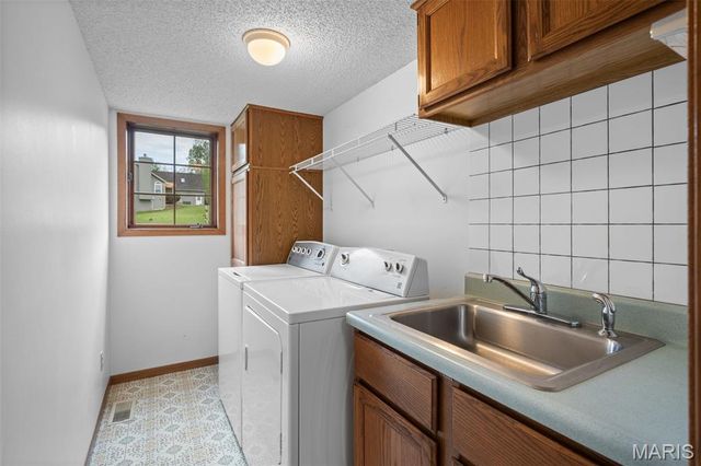 5171 Waters Edge Drive, Hillsboro, MO 63050