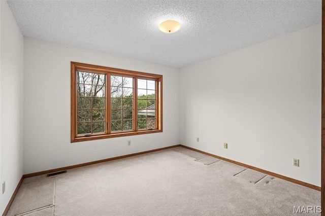 5171 Waters Edge Drive, Hillsboro, MO 63050