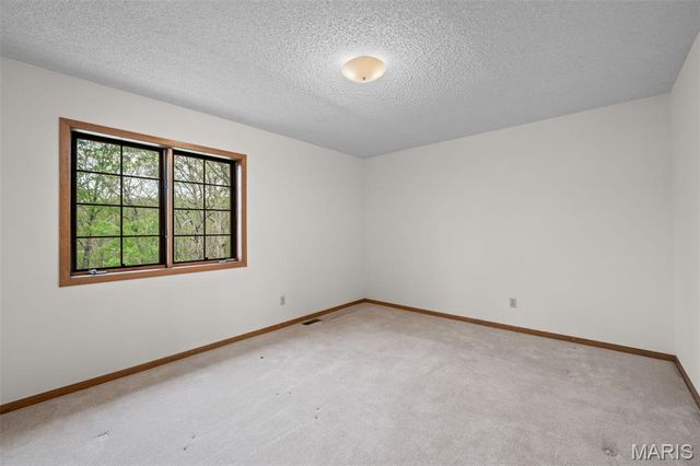5171 Waters Edge Drive, Hillsboro, MO 63050