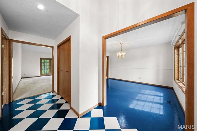 5171 Waters Edge Drive, Hillsboro, MO 63050