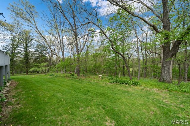 5171 Waters Edge Drive, Hillsboro, MO 63050