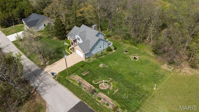 5171 Waters Edge Drive, Hillsboro, MO 63050