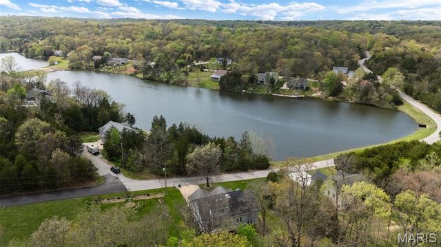5171 Waters Edge Drive, Hillsboro, MO 63050