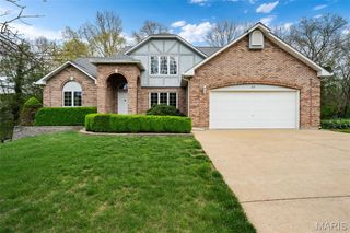 5171 Waters Edge Drive, Hillsboro, MO 63050