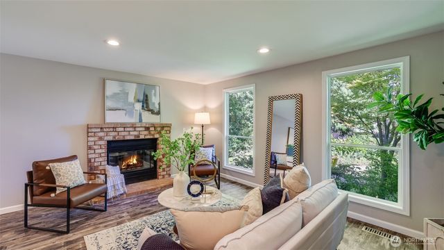 21919 NE 18th Street, Sammamish, WA 98074