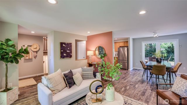 21919 NE 18th Street, Sammamish, WA 98074