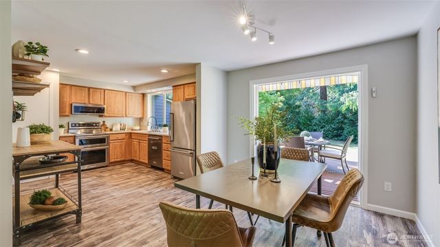 21919 NE 18th Street, Sammamish, WA 98074