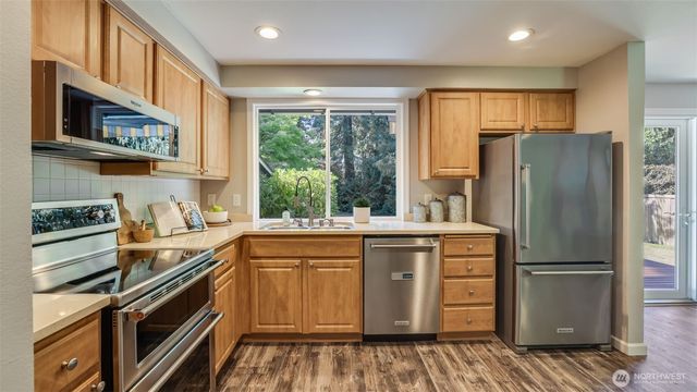 21919 NE 18th Street, Sammamish, WA 98074