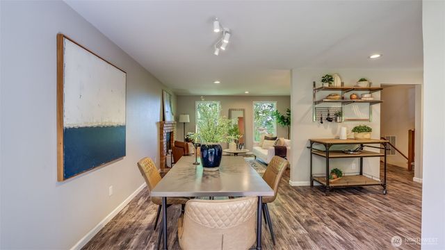 21919 NE 18th Street, Sammamish, WA 98074