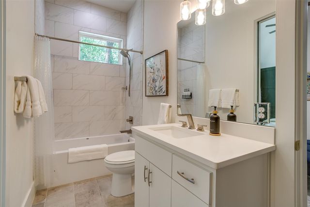 125 Red Oak Drive, Decatur, TX 76234