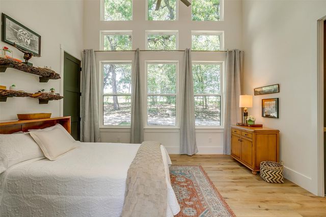 125 Red Oak Drive, Decatur, TX 76234