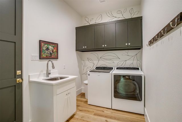 125 Red Oak Drive, Decatur, TX 76234