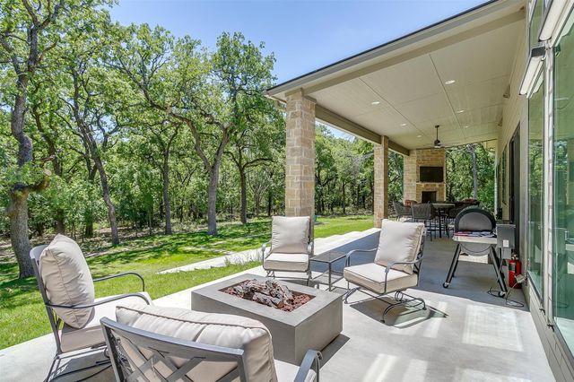 125 Red Oak Drive, Decatur, TX 76234