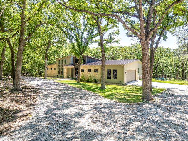 125 Red Oak Drive, Decatur, TX 76234