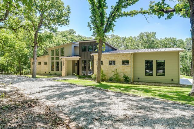 125 Red Oak Drive, Decatur, TX 76234