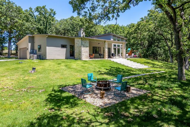 125 Red Oak Drive, Decatur, TX 76234