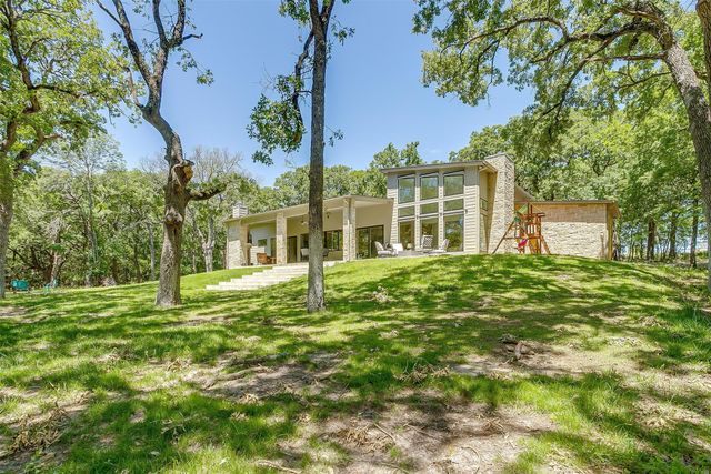 125 Red Oak Drive, Decatur, TX 76234