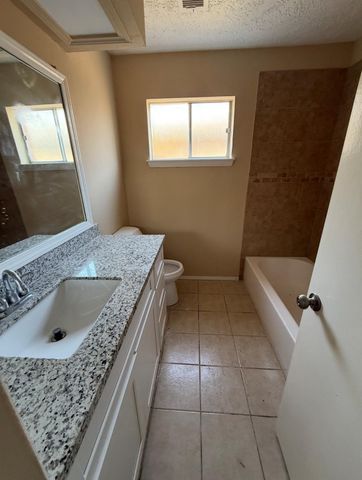 14314 S Quiet Town Lane W, Sugar Land, TX 77498