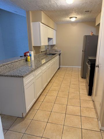 14314 S Quiet Town Lane W, Sugar Land, TX 77498