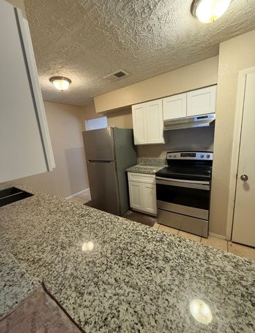 14314 S Quiet Town Lane W, Sugar Land, TX 77498