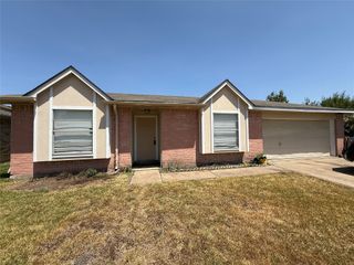 14314 S Quiet Town Lane W, Sugar Land, TX 77498
