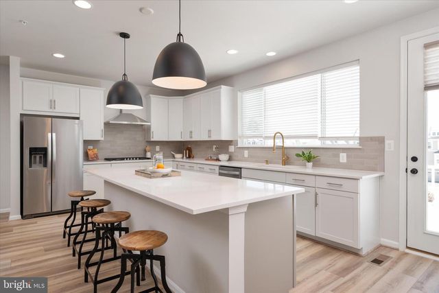 112 ARROWHEAD DR, Millersville, MD 21108