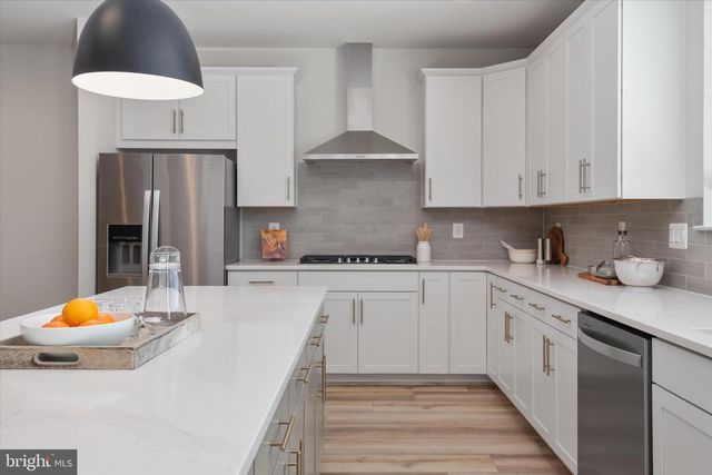 112 ARROWHEAD DR, Millersville, MD 21108