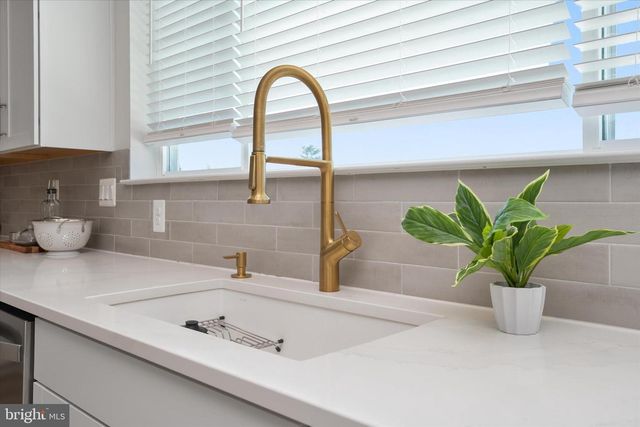 112 ARROWHEAD DR, Millersville, MD 21108