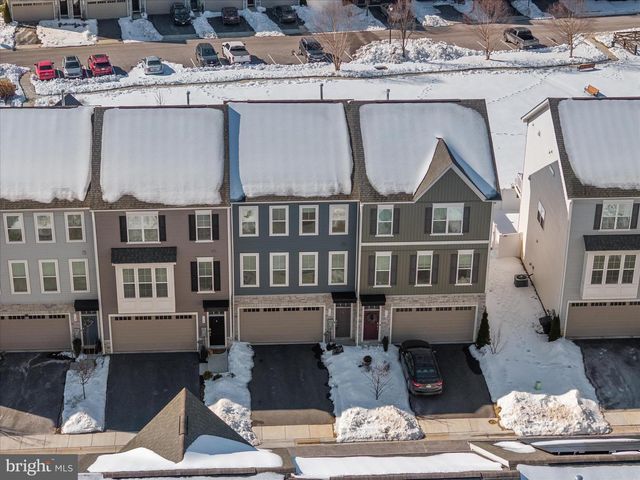 112 ARROWHEAD DR, Millersville, MD 21108