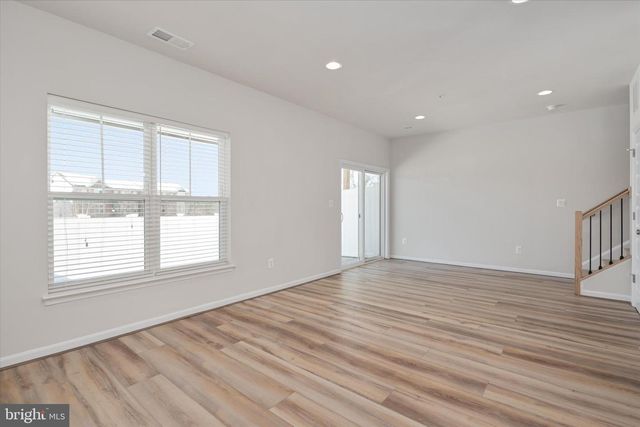 112 ARROWHEAD DR, Millersville, MD 21108