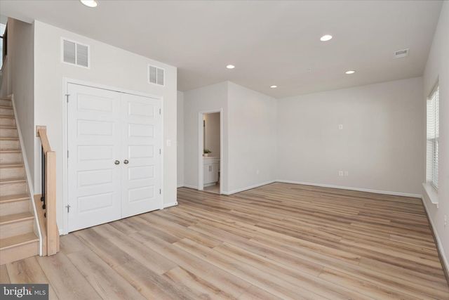 112 ARROWHEAD DR, Millersville, MD 21108