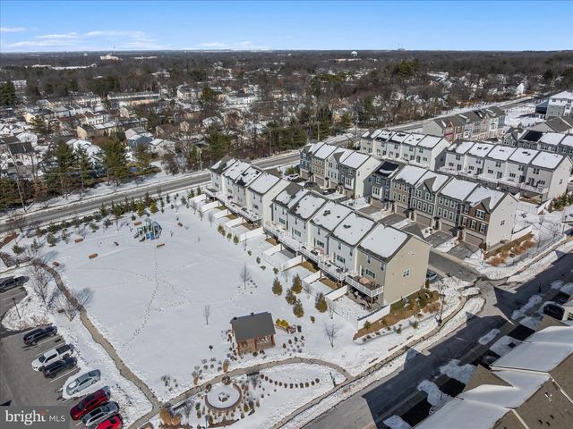 112 ARROWHEAD DR, Millersville, MD 21108