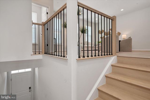 112 ARROWHEAD DR, Millersville, MD 21108