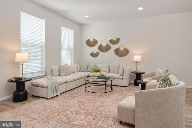 112 ARROWHEAD DR, Millersville, MD 21108