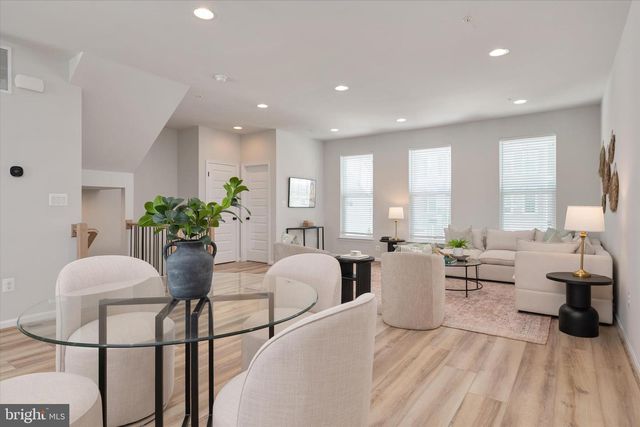 112 ARROWHEAD DR, Millersville, MD 21108