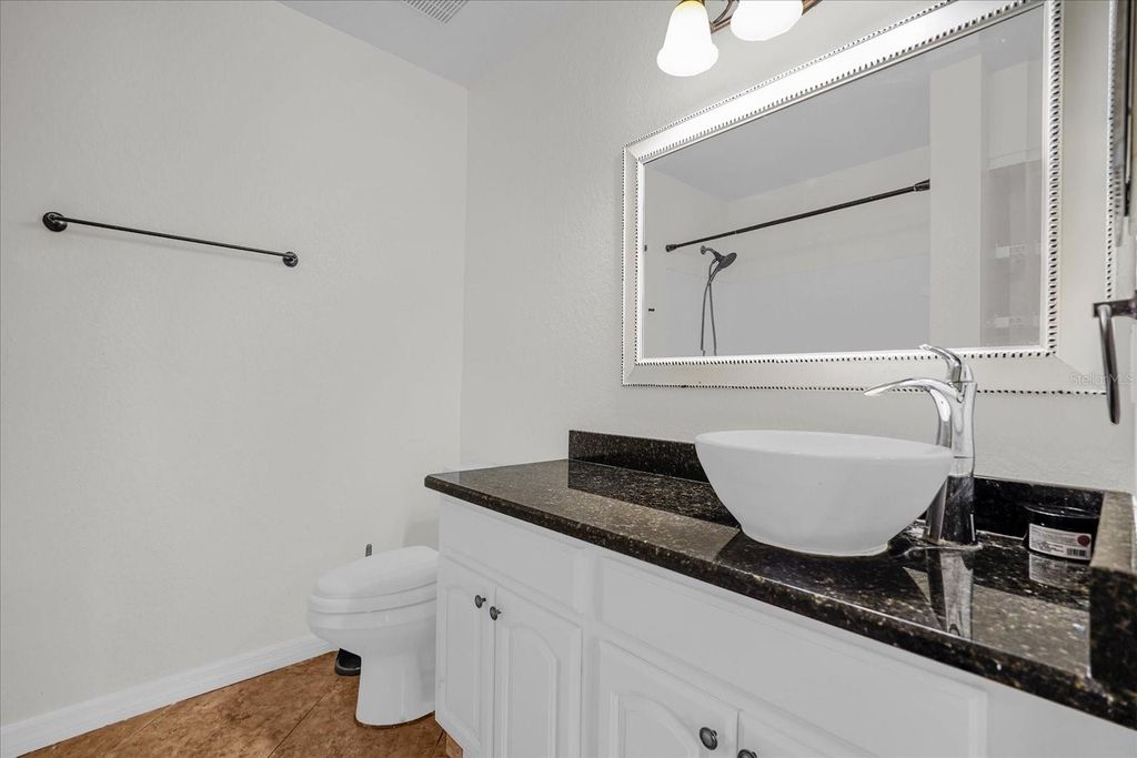 Image 11 of property listing at 13953 FAIRWAY ISLAND DRIVE 618, Orlando, FL 32837