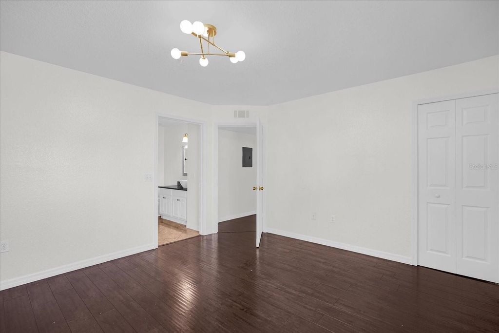 Image 13 of property listing at 13953 FAIRWAY ISLAND DRIVE 618, Orlando, FL 32837
