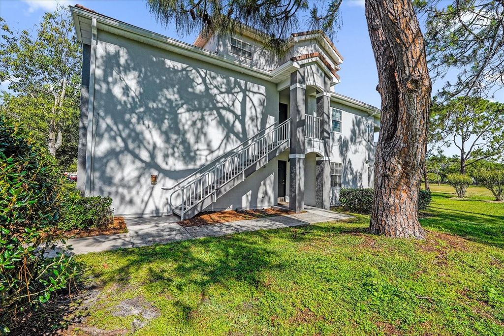 Image 26 of property listing at 13953 FAIRWAY ISLAND DRIVE 618, Orlando, FL 32837