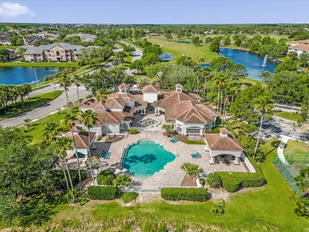 Image 32 of property listing at 13953 FAIRWAY ISLAND DRIVE 618, Orlando, FL 32837