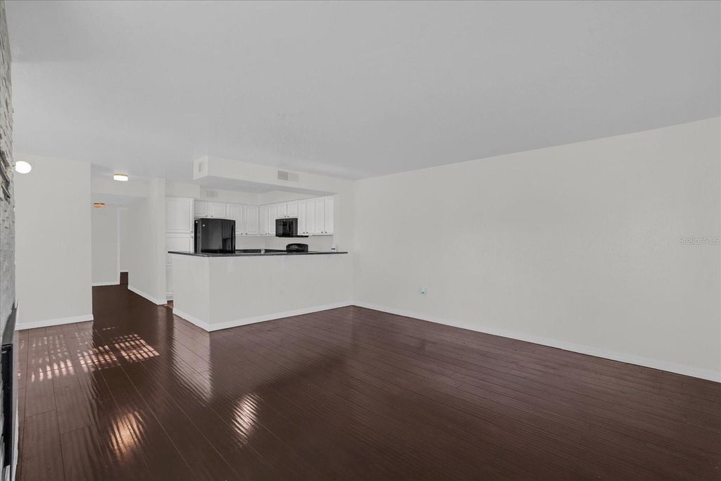 Image 5 of property listing at 13953 FAIRWAY ISLAND DRIVE 618, Orlando, FL 32837